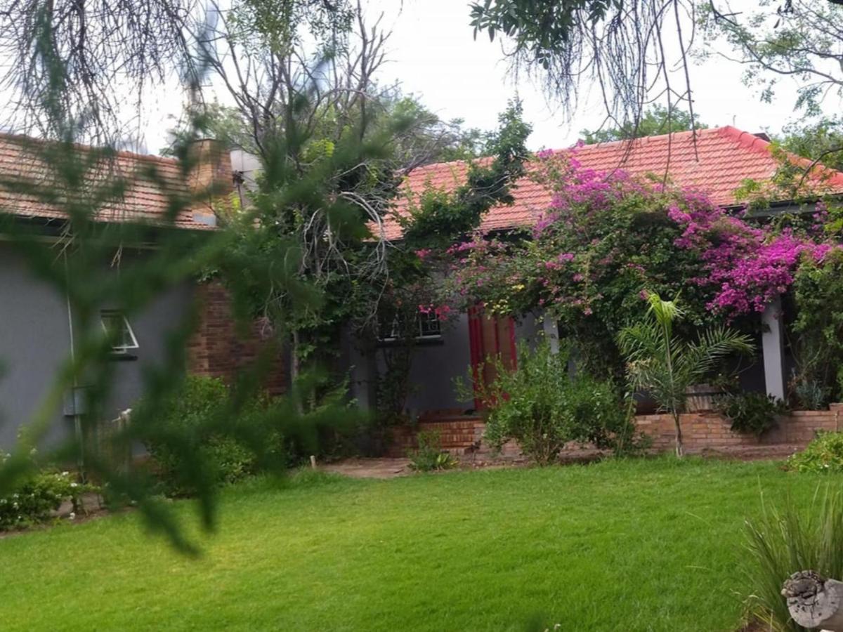Royal Karoo Cottage Unit 1 Beaufort West Bagian luar foto